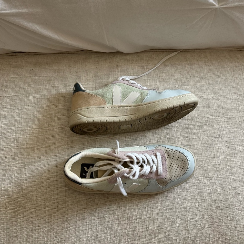 Veja Pastel v-10 Sneakers